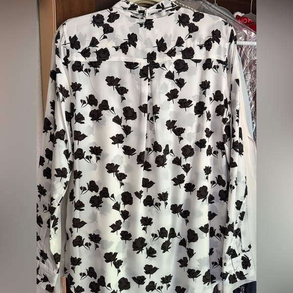 Equipment Femme Scarf-tied Collar Silk Shirt, Size L - Picture 3 of 4